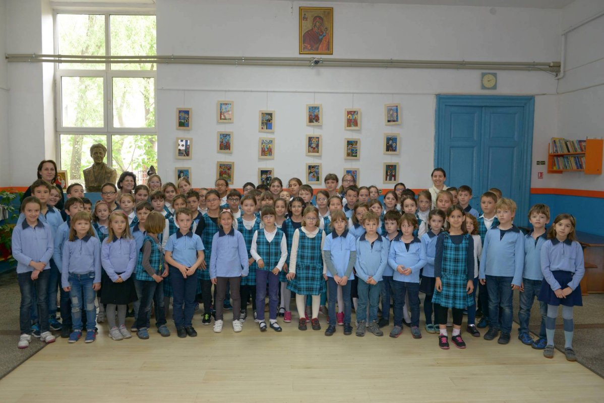 „Pedagogul trebuie să ardă ca o flacără, ca o lumânare  în biserică”  60161