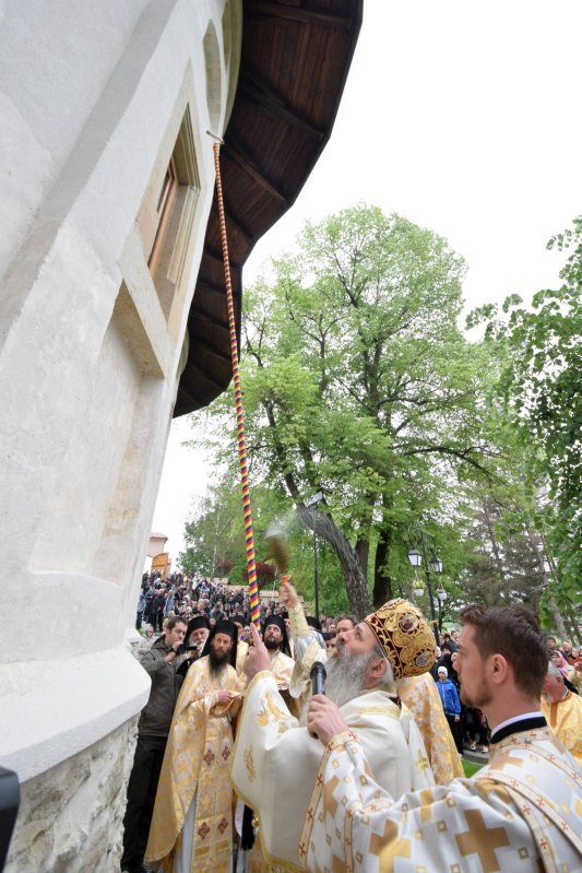 Mănăstirea Coşula a renăscut 60098