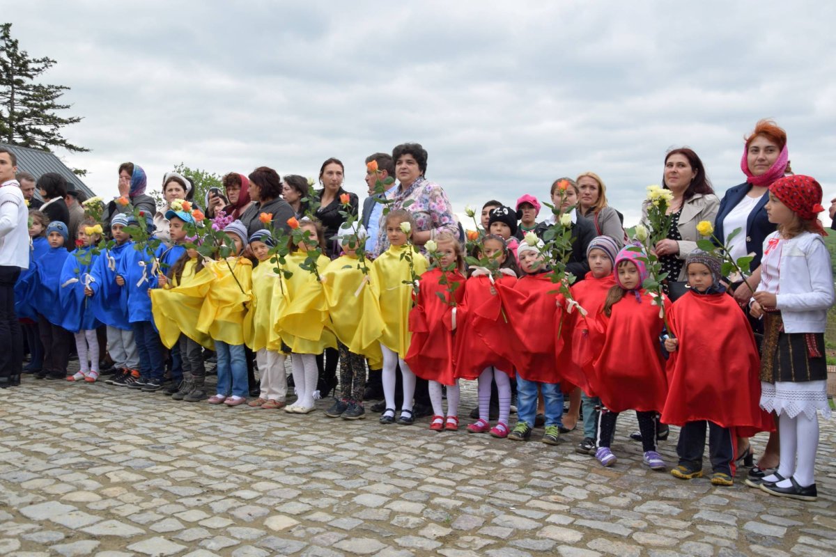 Mănăstirea Coşula a renăscut 60105