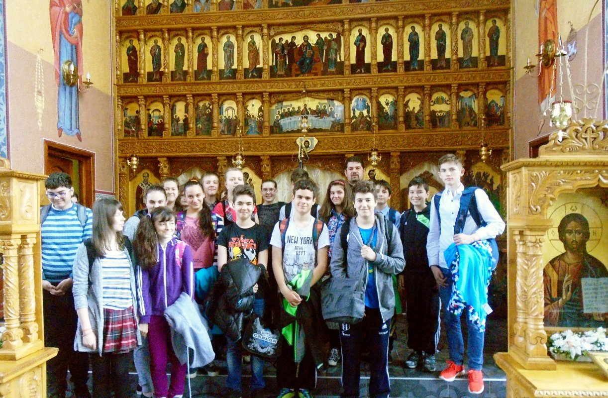 Ora de religie la Biserica „Naşterea Domnului” din Cluj-Napoca 60123