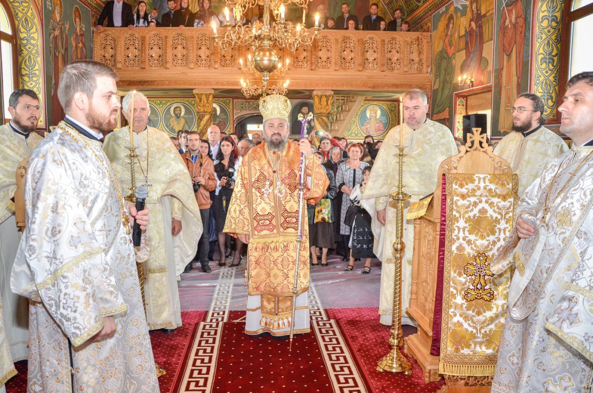 Slujbă de resfinţire a bisericii din Toteşti, Protopopiatul Haţeg 60117