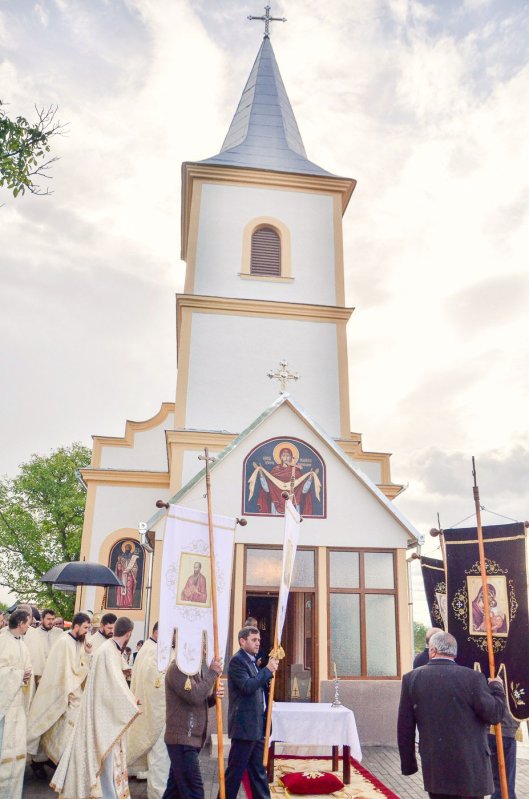 Slujbă de resfinţire a bisericii din Toteşti, Protopopiatul Haţeg 60118