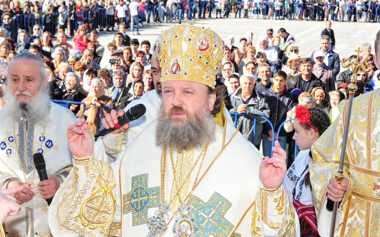 Brâul Maicii Domnului a poposit la Voluntari 60081