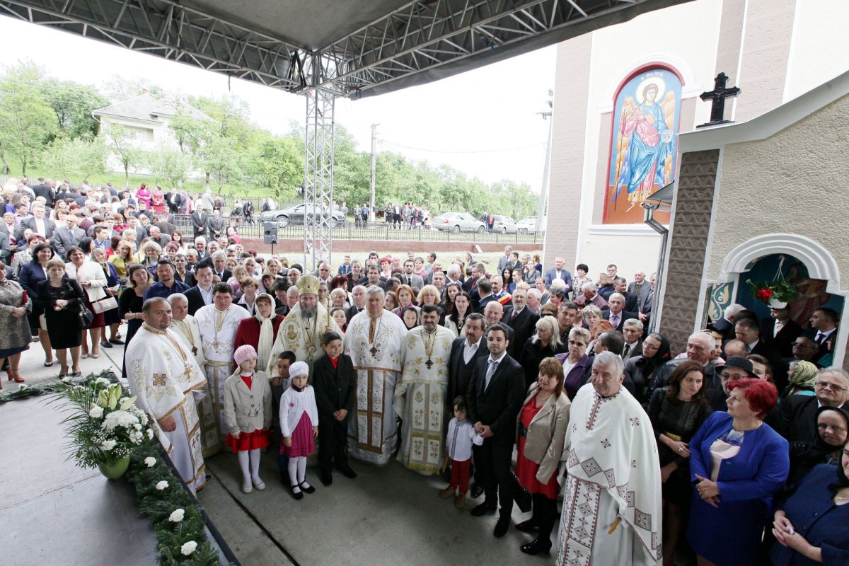 Slujiri arhiereşti în Duminica Mironosiţelor 60041