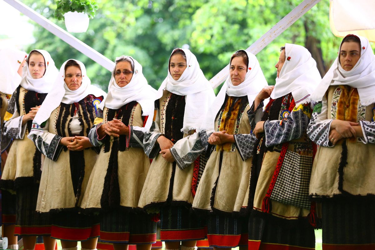 Un sat frumos într-un oraş mare 59999