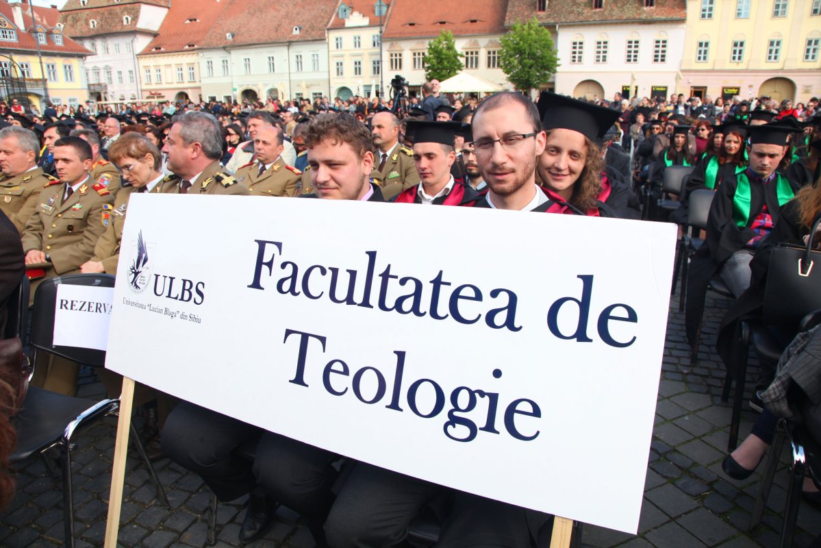 Festivitate de absolvire „Gaudeamus” în Piața Mare din Sibiu 59913