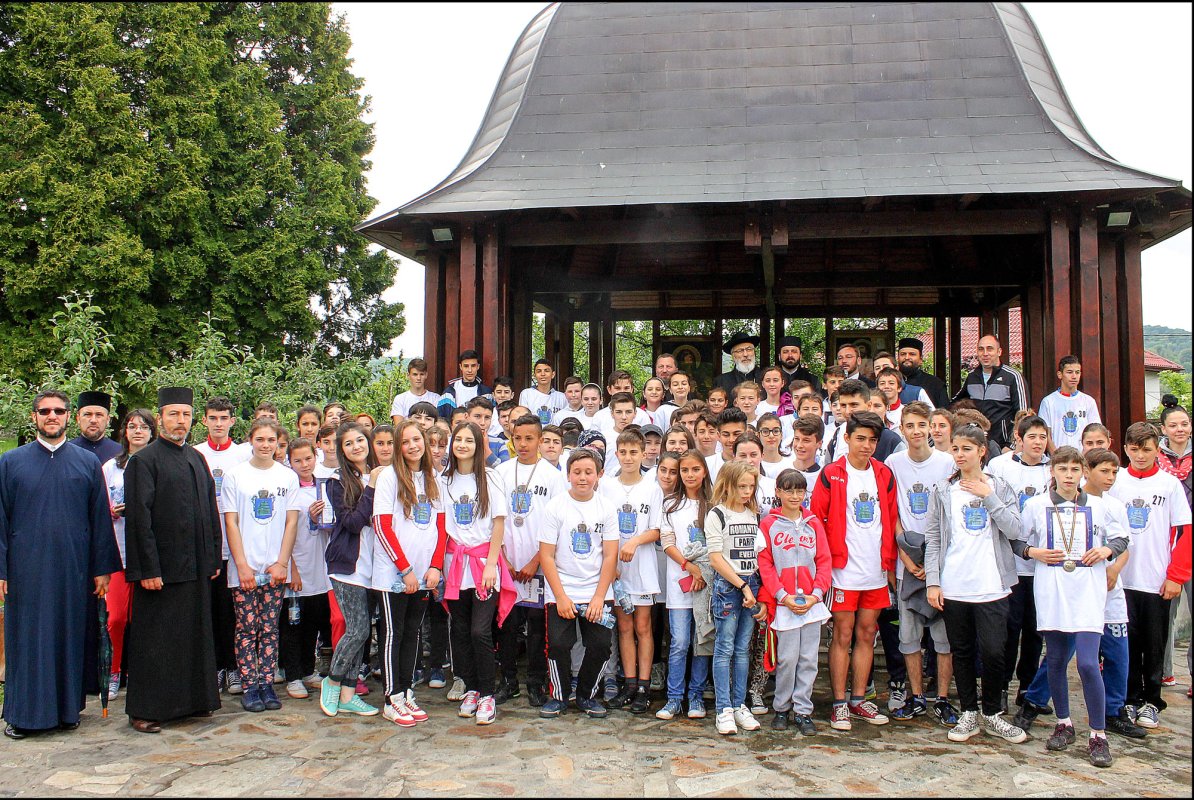 O nouă ediţie a crosului pentru copii în Arhiepiscopia Argeşului şi Muscelului 59944