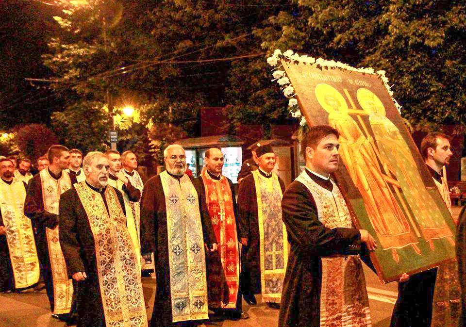 Biserici şi mănăstiri în haine de praznic 59801