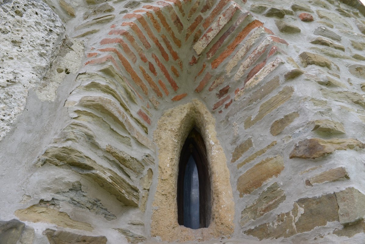 Biserica din Densuș, locul unde pietrele mărturisesc 59753