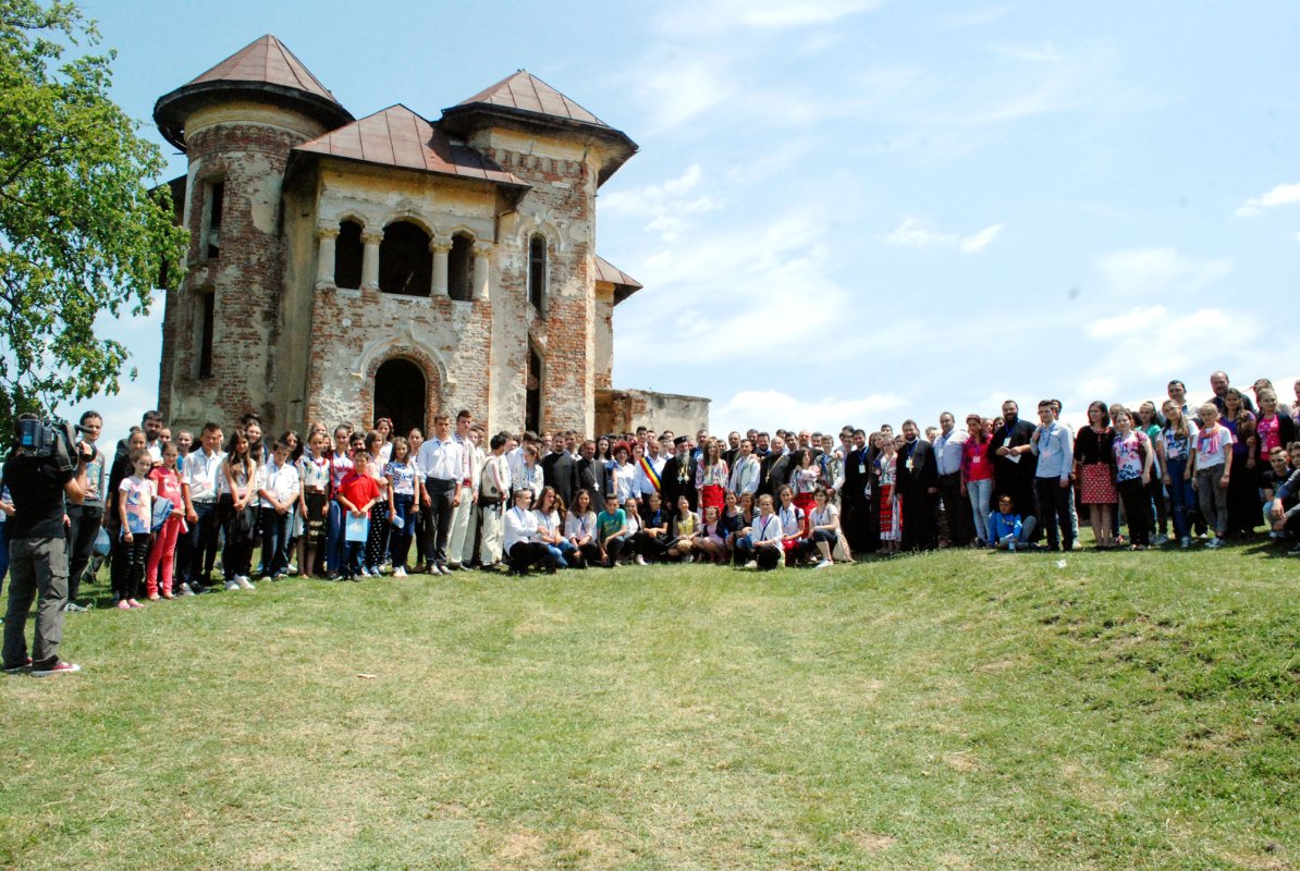 Întâlnire de suflet la Castelul Roşianu din Poiana 59691