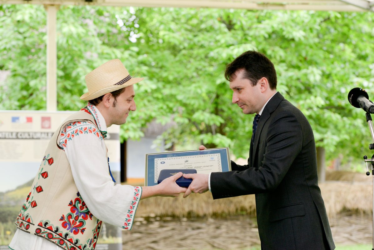 Muzeul Naţional al Satului a oferit distincții Centrului de Presă BASILICA  59723