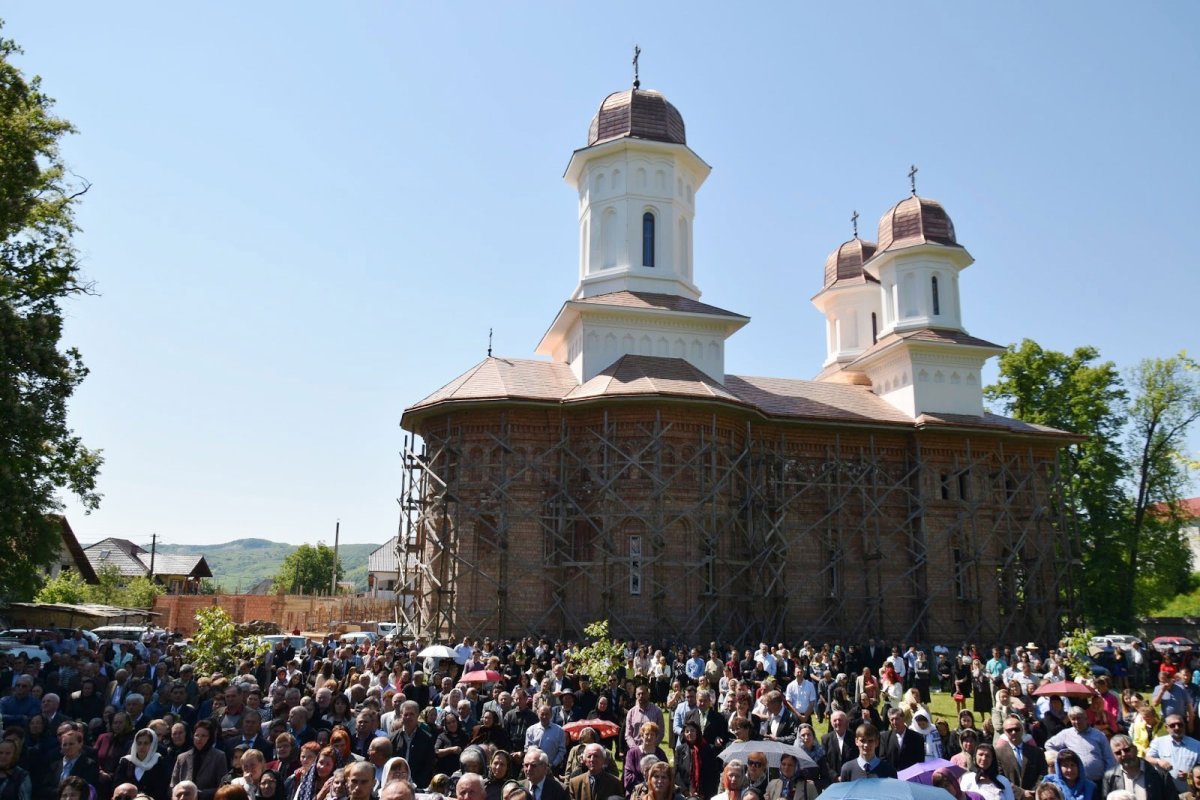 Sfinţii Împăraţi Constantin şi Elena, cinstiţi în Transilvania 59679