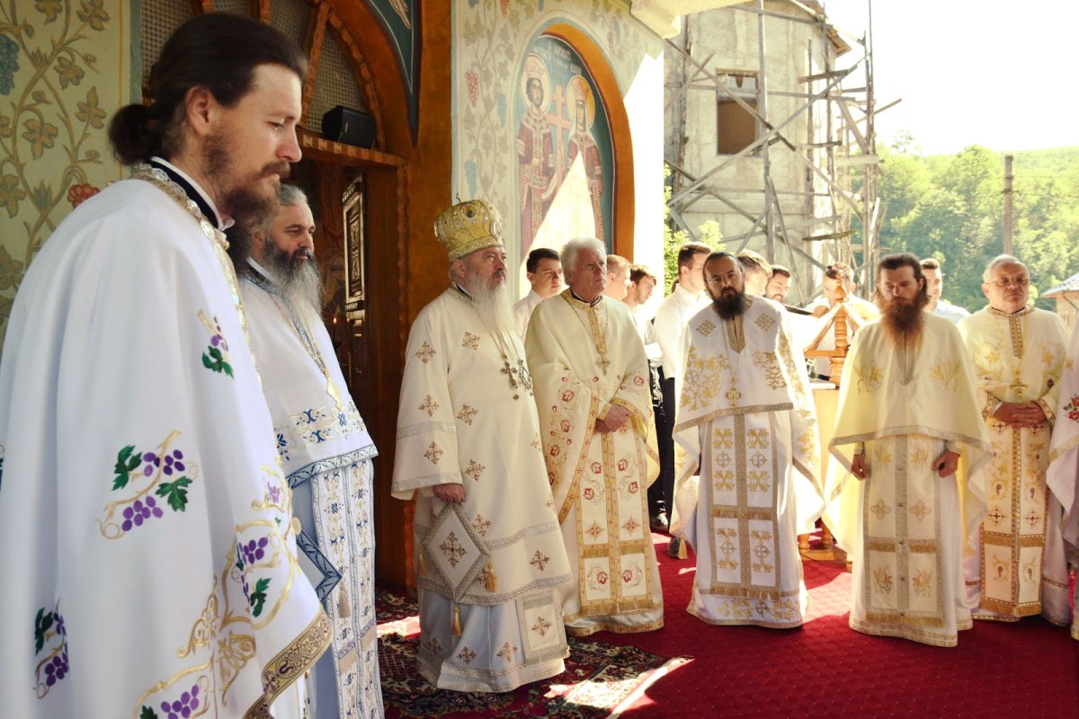 Sfinţii Împăraţi Constantin şi Elena, cinstiţi în Transilvania 59680
