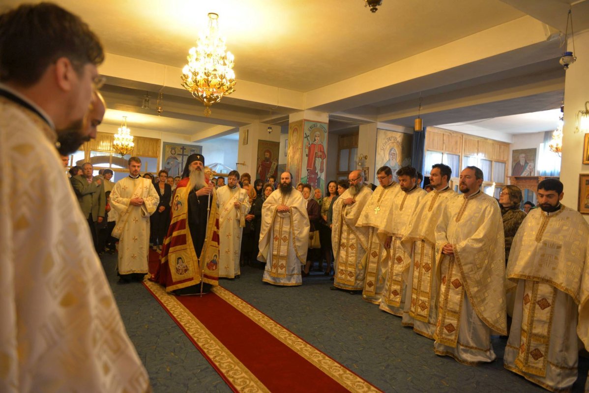 20 de ani de la înfiinţarea primei clase cu profil teologic de nivel preuniversitar din municipiul Piatra Neamţ 59606