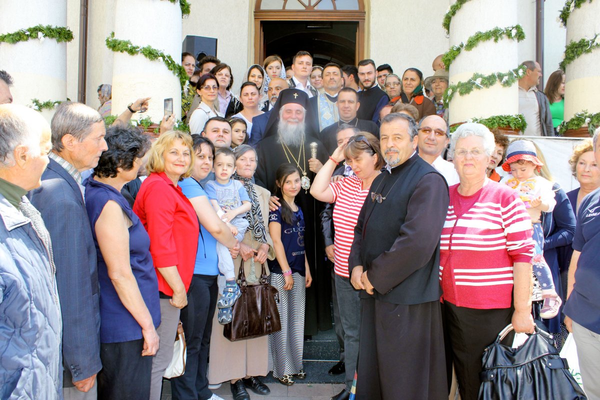 Bucurii duhovniceşti pentru credincioşii gorjeni 59625