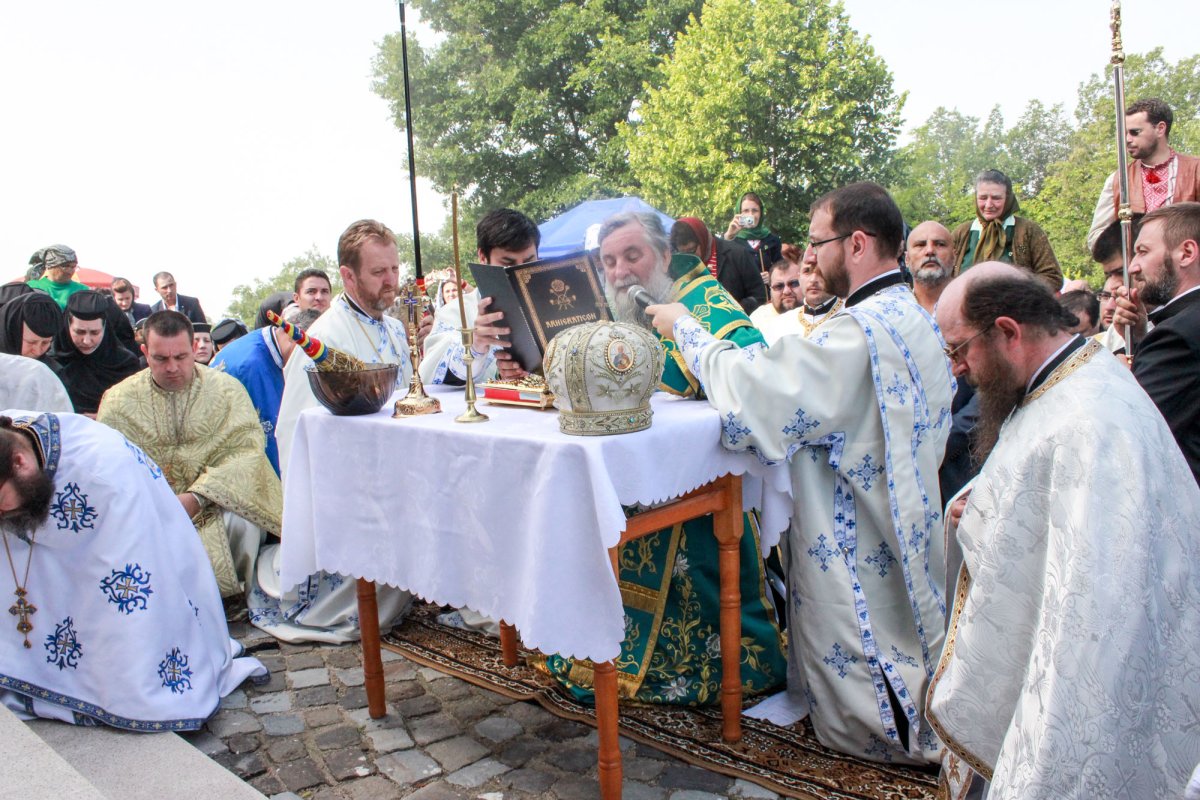 Bucurii duhovniceşti pentru credincioşii gorjeni 59628