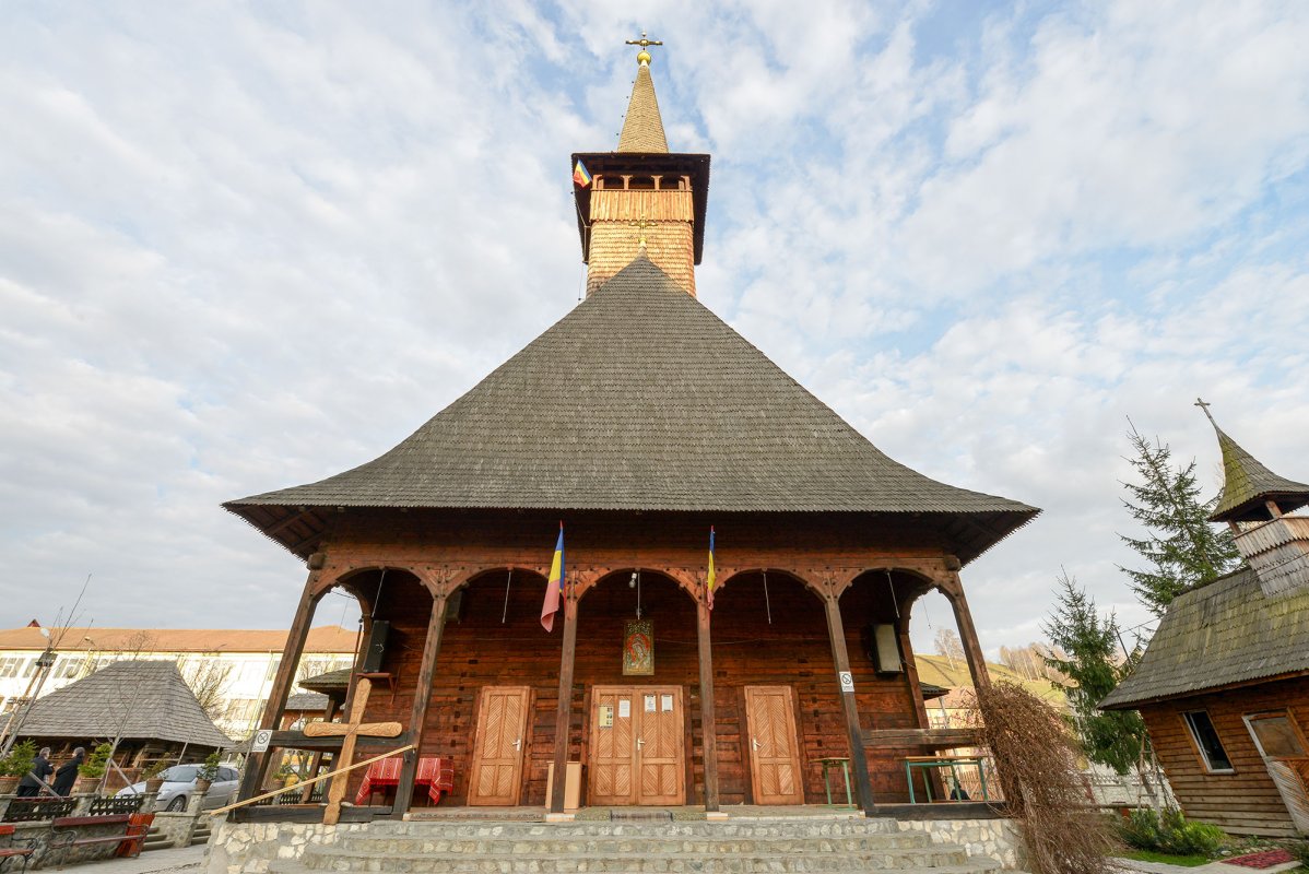 „Sfânta Varvara”, parohia emblematică a Văii Jiului 59577