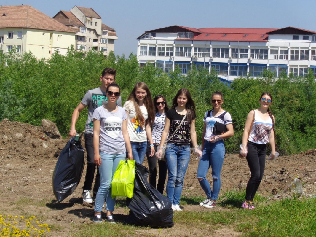 Activităţi de ecologizare şi competiţii sportive, la Sibiu 59501