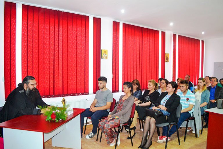 Conferință la Centrul de tineret Moniom 59519