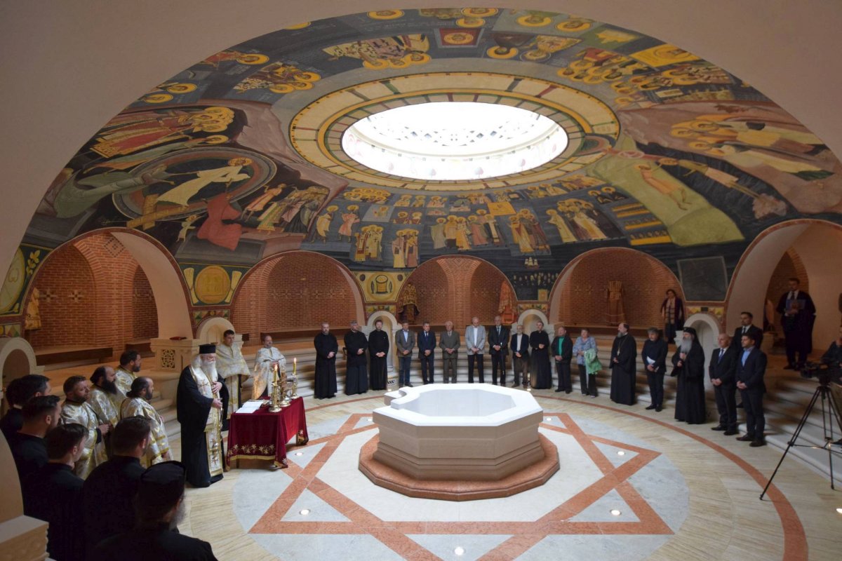 Ansamblul mitropolitan din Iaşi s-a deschis pentru public 59434