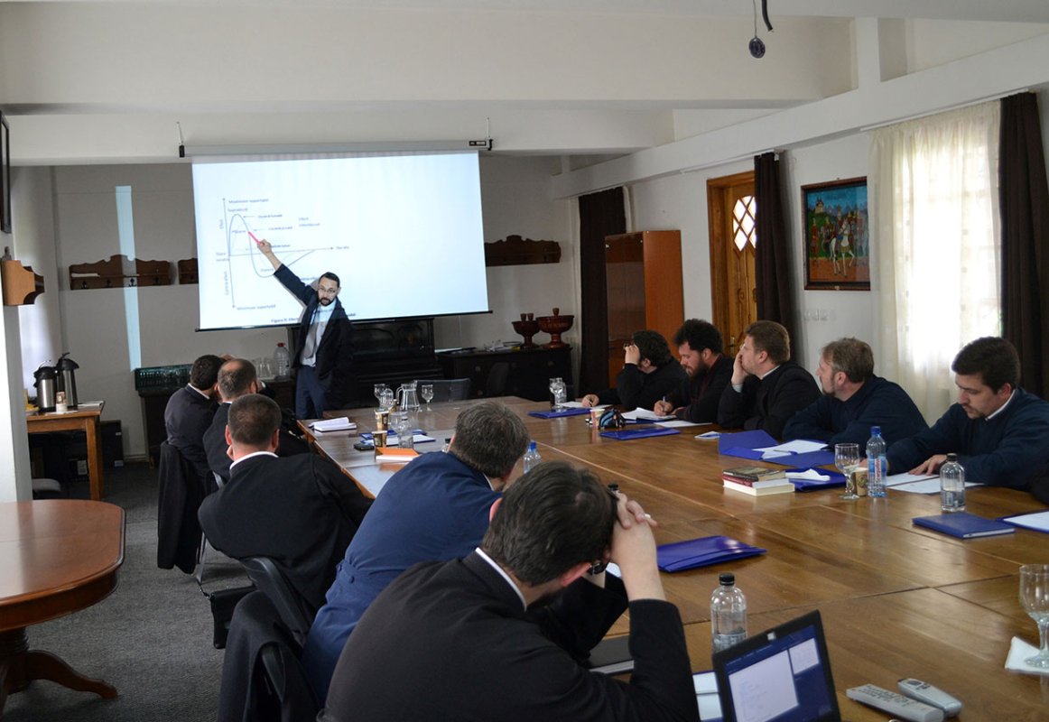 Persoanele cu adicţii în atenţia preoţilor din Arhiepiscopia Sibiului 59442