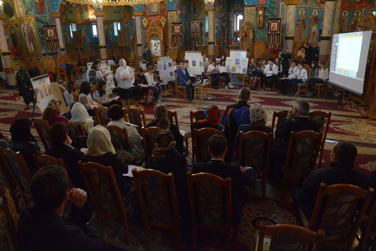 „Sfinţii, prietenii lui Dumnezeu şi ai oamenilor“ 59367