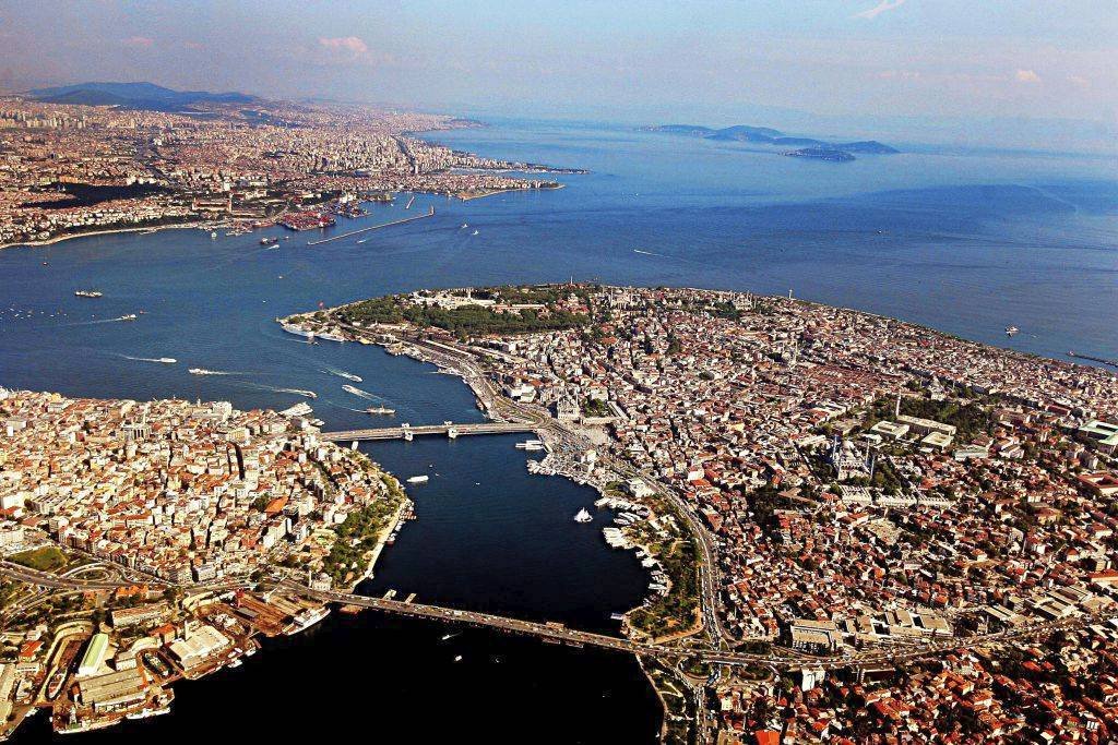 Cronica prăbușirii imperiului  care moștenise Roma 59344