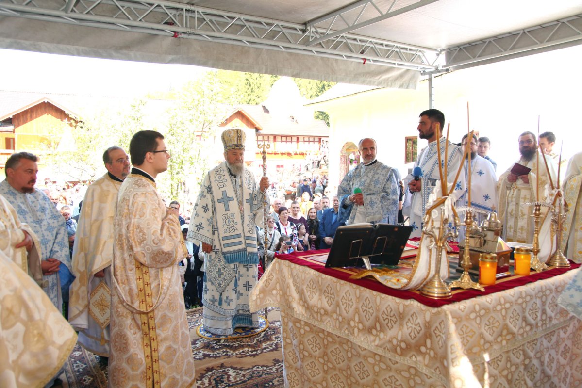 Locaşuri de cult târnosite în Duminica a 5-a după Paşti 59217