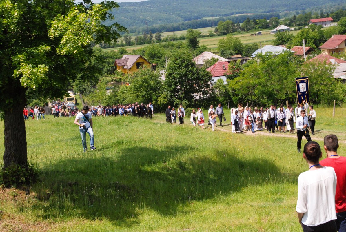 O întâlnire de suflet lângă Castelul „Roşianu” 59229