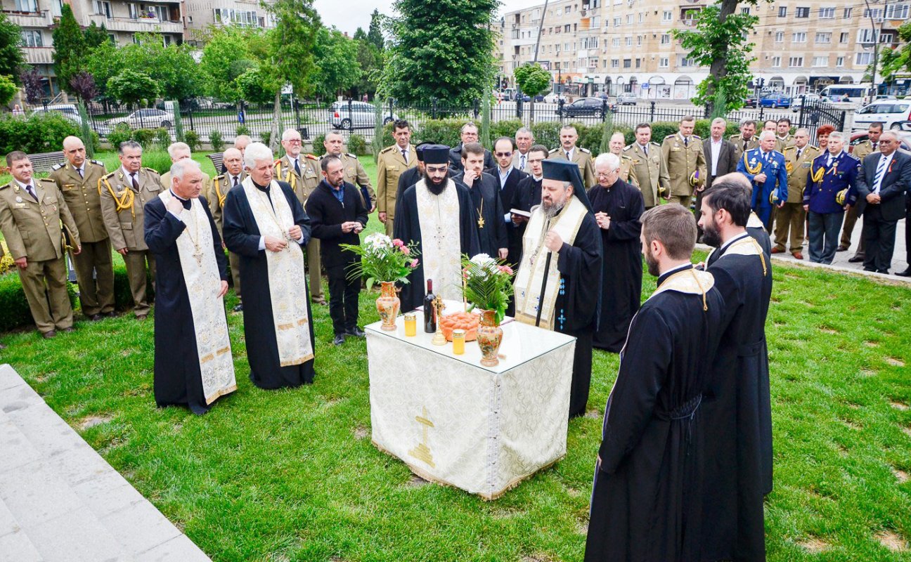 Evocări şi comemorări ale eroilor patriei, la Deva 59111