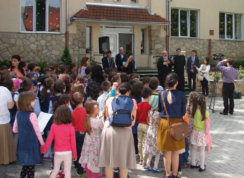 Copiii, sărbătoriţi în parohii, şcoli, spitale şi centre de plasament 59036