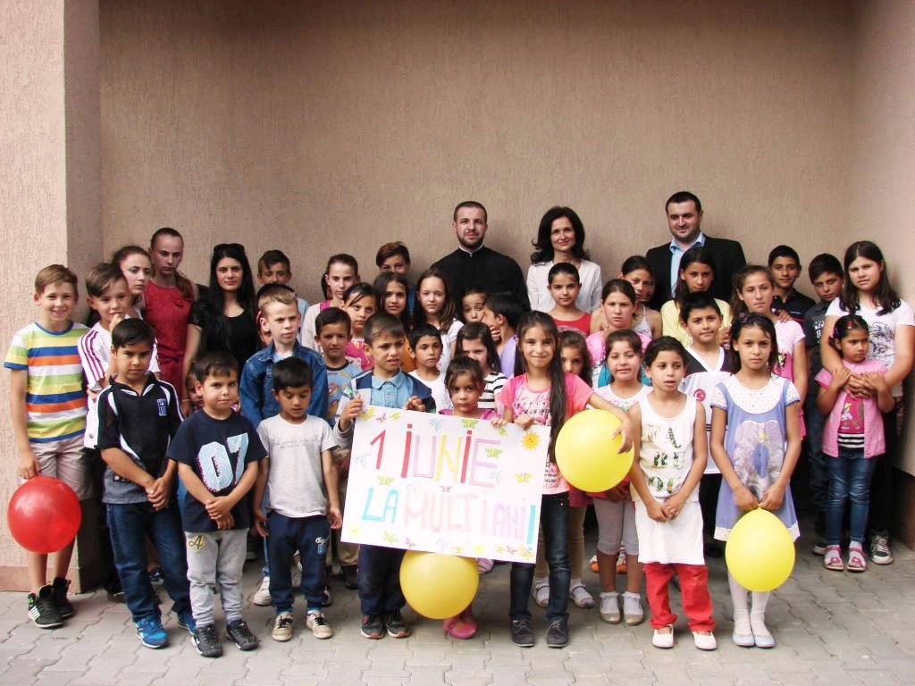 Copiii, sărbătoriţi în parohii, şcoli, spitale şi centre de plasament 59041