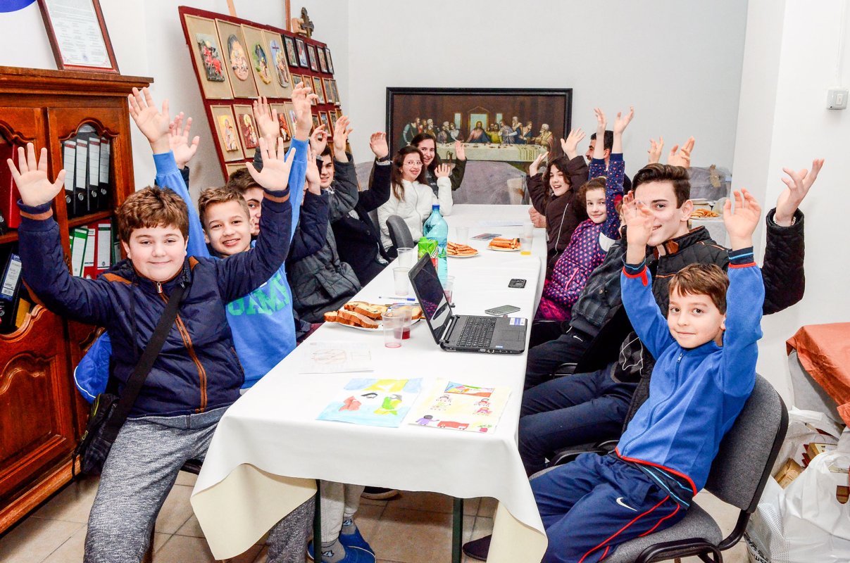 Micii misionari ai parohiei arădene Micălaca Veche II 59061