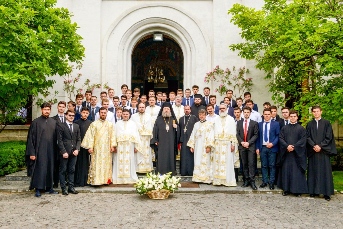 Moment festiv la seminarul bucureștean 59069