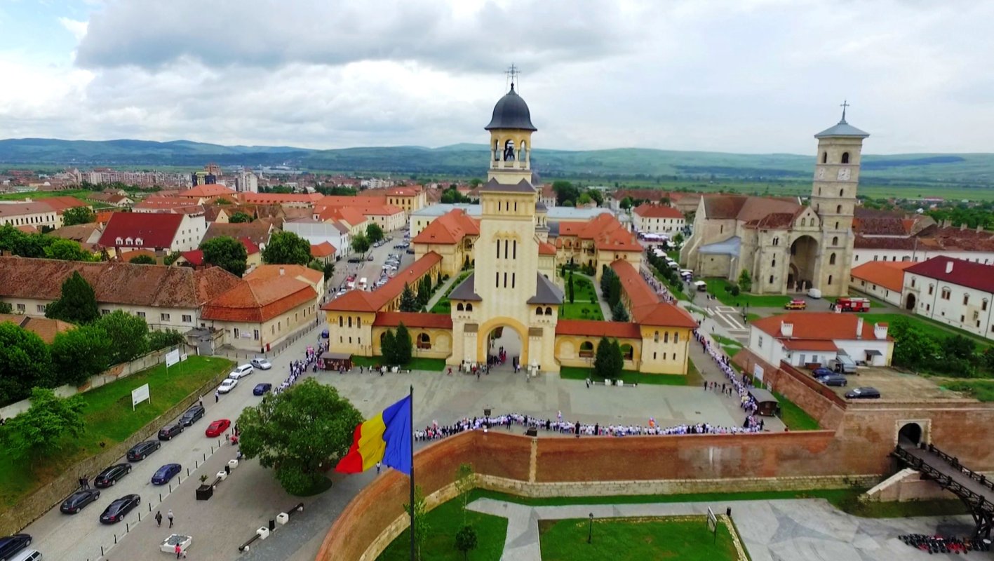 1000 de copii la manifestarea „Îmbrăţişare de îngeri” la Alba Iulia 58952