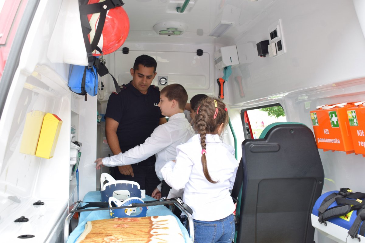 1000 de copii la manifestarea „Îmbrăţişare de îngeri” la Alba Iulia 58955