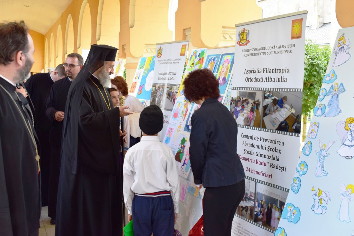1000 de copii la manifestarea „Îmbrăţişare de îngeri” la Alba Iulia 58958