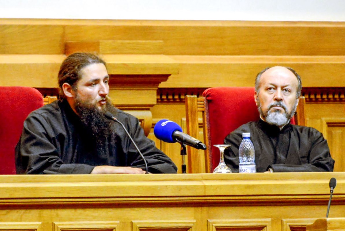 Conferință cu tema „La răscrucea dintre realități” la Palatul Patriarhiei 59000