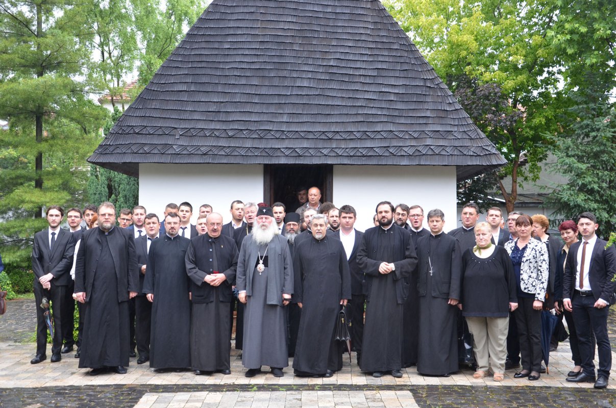 Curs festiv al studenților teologi timișoreni 58989