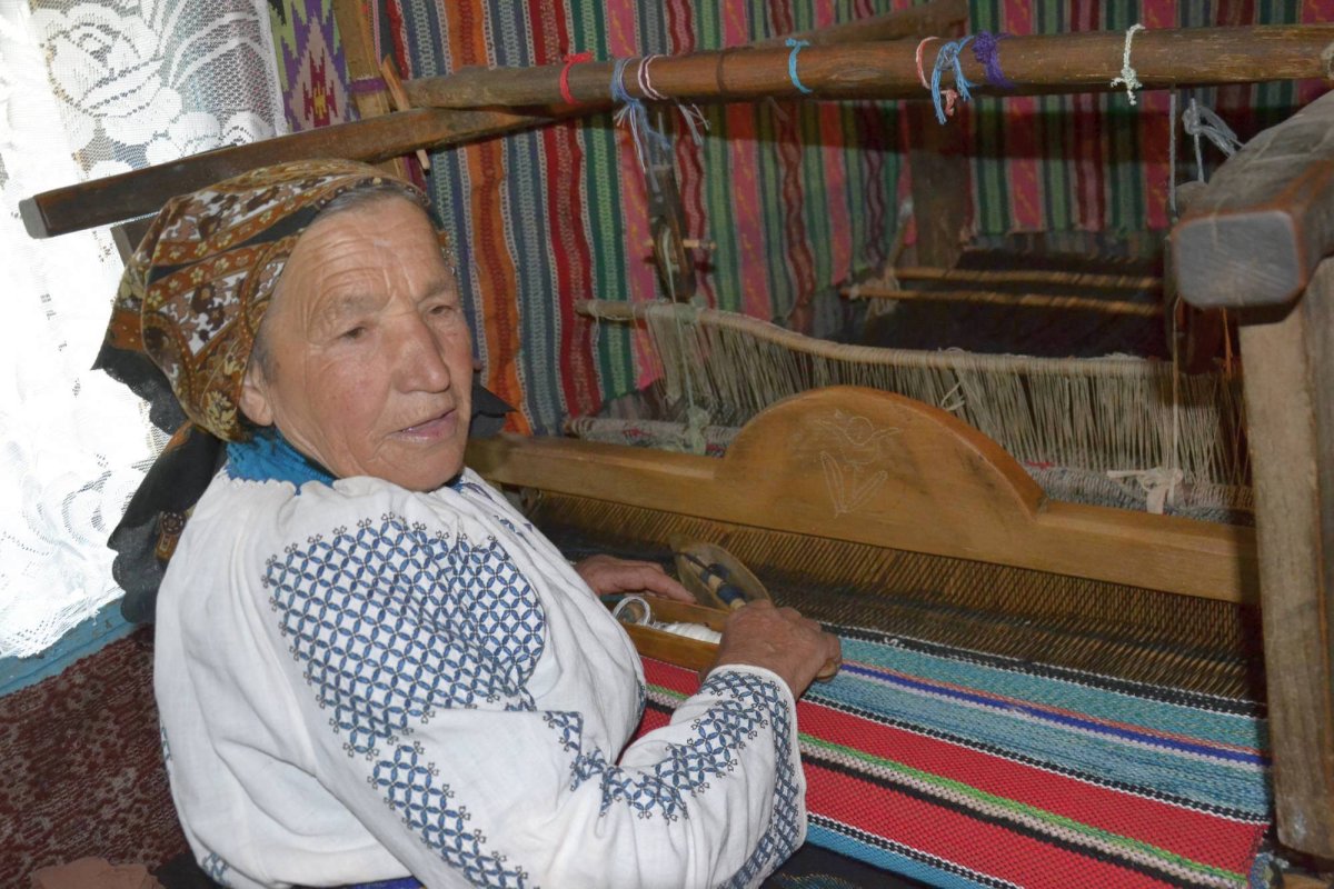 La Ibănești, pe ulițele veșniciei 58922