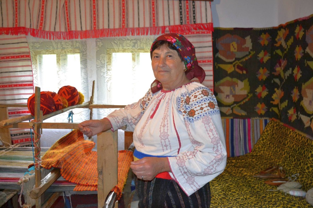 La Ibănești, pe ulițele veșniciei 58926