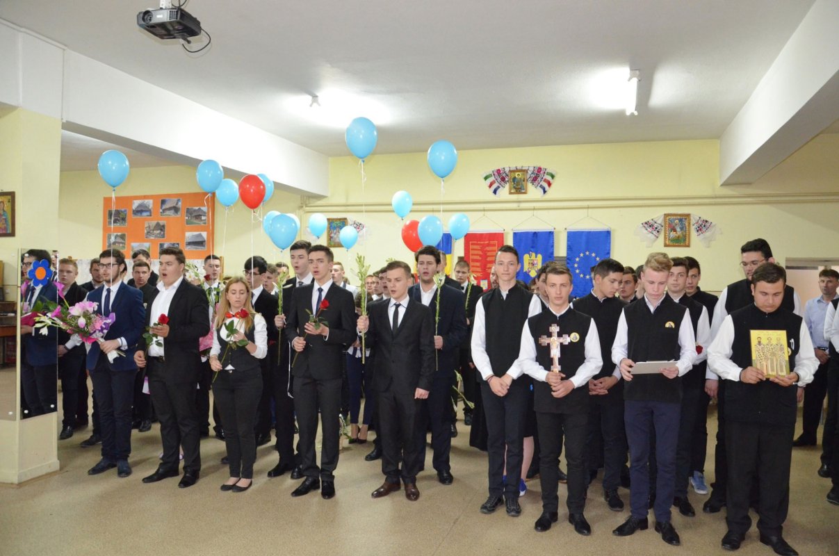 Festivitate de absolvire la Liceul Ortodox din Oradea 58870