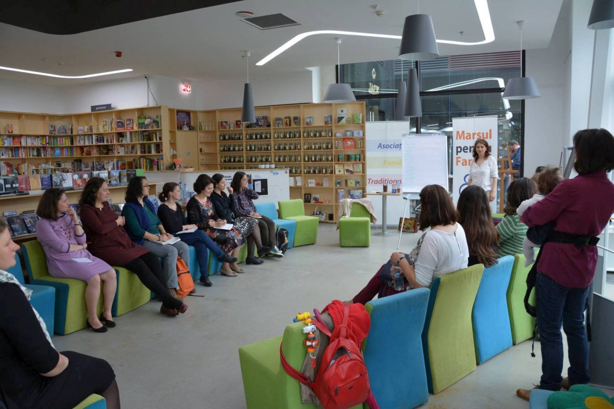 „Mama în familia tradiţională“ 58862