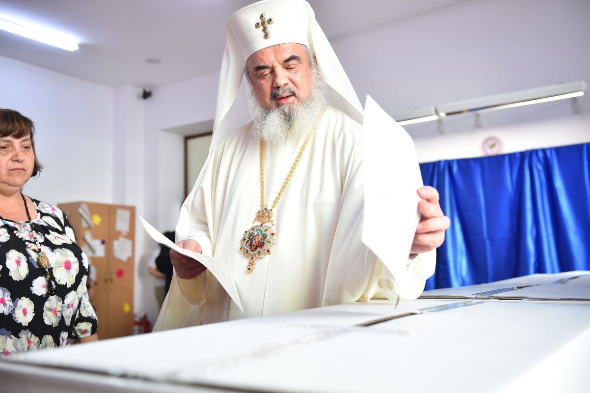 Patriarhul României a votat la Şcoala „Ienăchiţă Văcărescu“ din București 58893