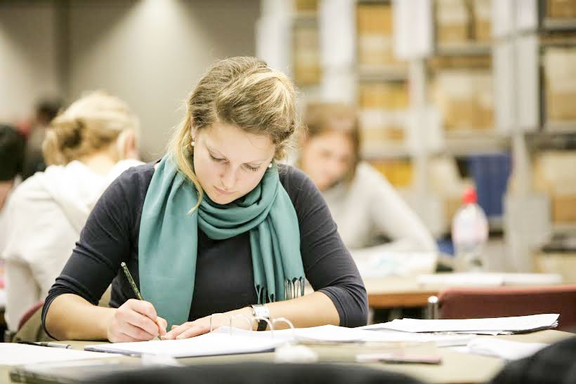 Absolvenţii, consiliaţi pentru găsirea unui serviciu 58861