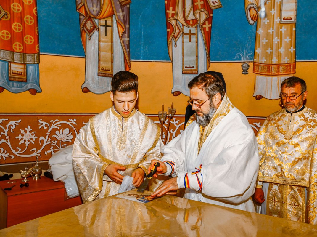 Biserica parohiei vrâncene Prahuda a fost resfințită 58853