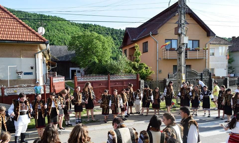 „Hora bucuriei” la Voineşti, Covasna 58814