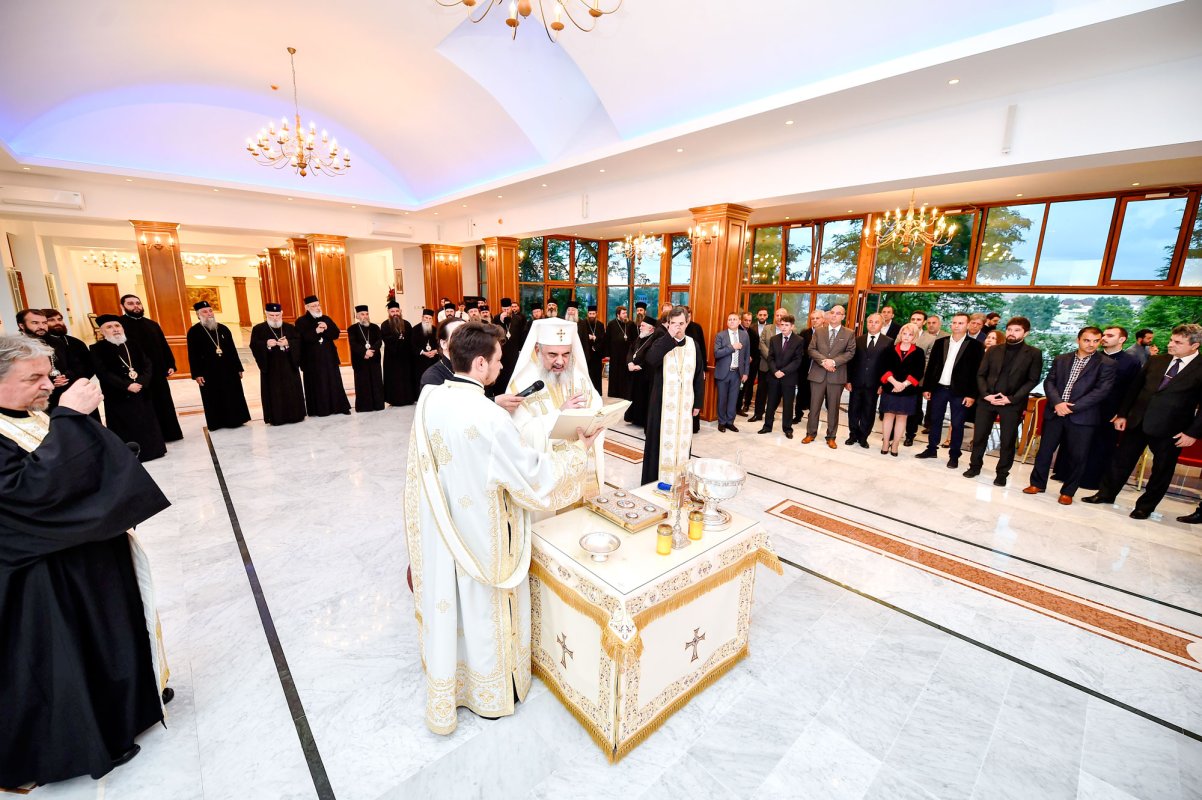 A fost inaugurată şi sfinţită Casa „Academica” 58775