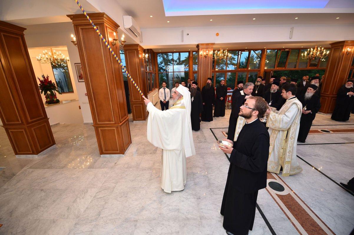 A fost inaugurată şi sfinţită Casa „Academica” 58779