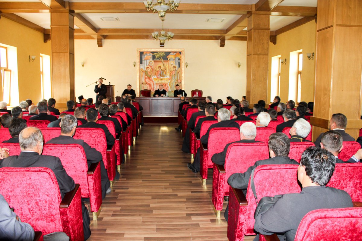 Întâlnire de lucru la Protoieria Craiova Sud 58766